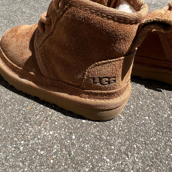 Uggs - Toddler Size 7 - Picture 4 of 11